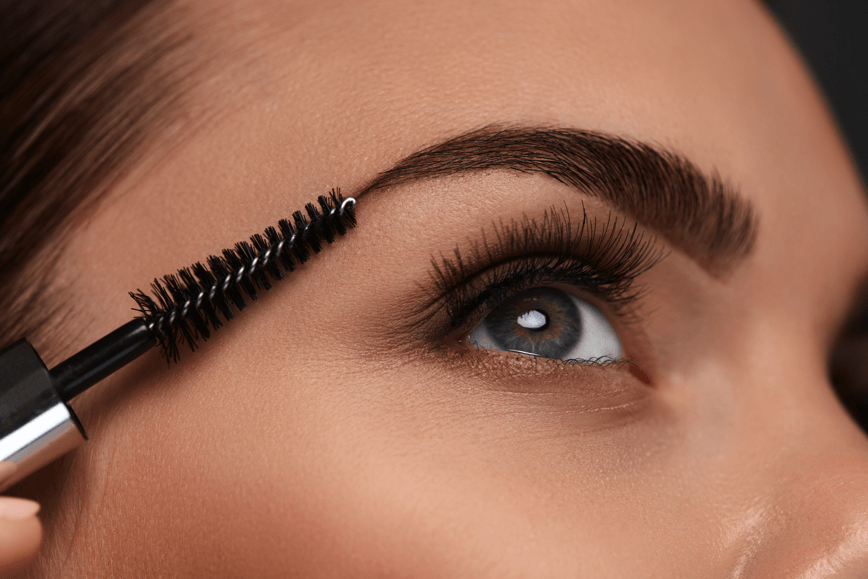 Wenkbrauwstyling Salon Cosmetique YRVG